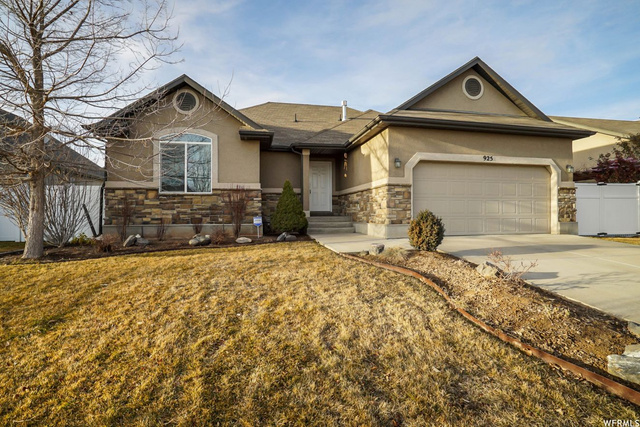 925 E James Cir, Clearfield, UT 84015 — photo 2