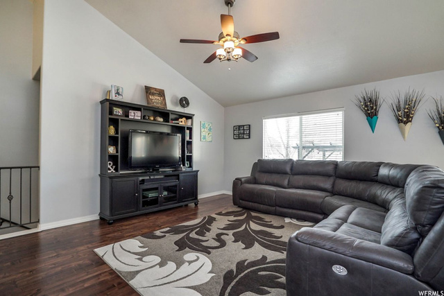 925 E James Cir, Clearfield, UT 84015 — photo 4