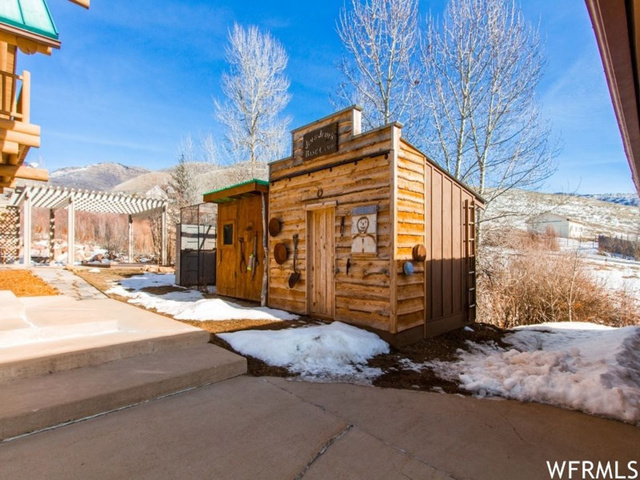 8968 E Pineview Dr, Huntsville, UT 84317 — photo 5