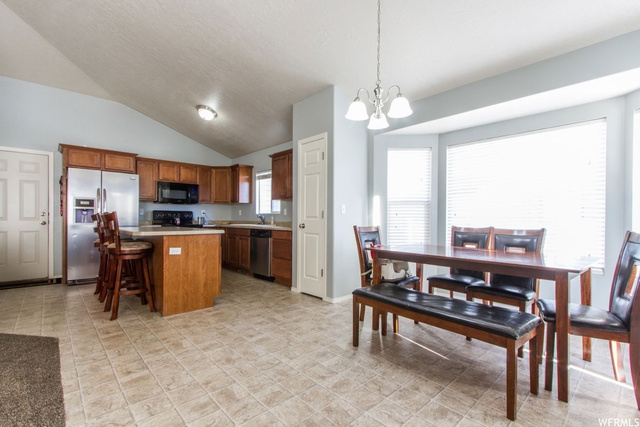 1407 N 2475 W, Clinton, UT 84015 — photo 9