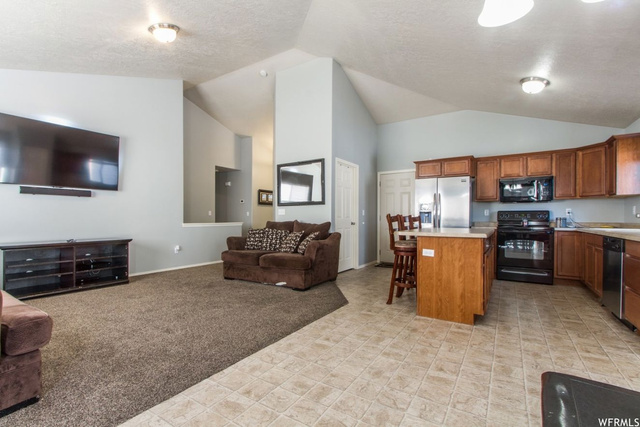 1407 N 2475 W, Clinton, UT 84015 — photo 7