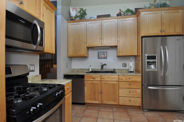 10273 S Crocus St E, Sandy, UT 84094 — photo 9