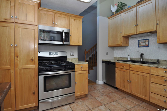 10273 S Crocus St E, Sandy, UT 84094 — photo 8