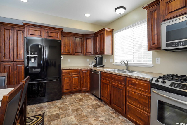 658 E Cattail Dr N, Ogden, UT 84404 — photo 7