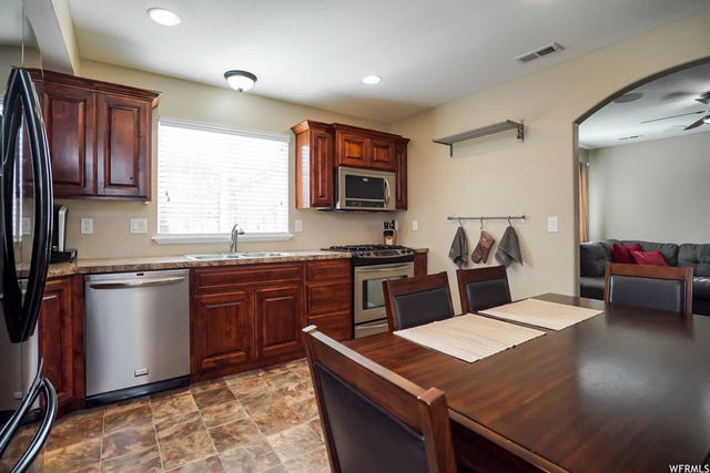 658 E Cattail Dr N, Ogden, UT 84404 — photo 8