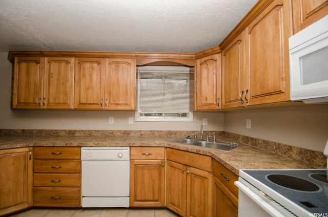 1096 E 3050 N, North Ogden, UT 84414 — photo 6