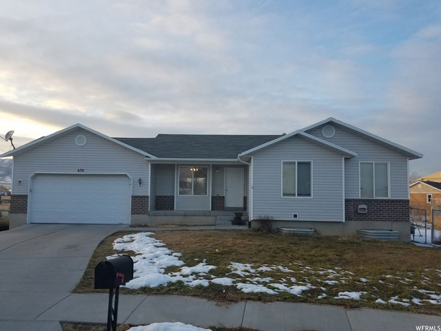 670 East Easton Ct, Grantsville, UT 84029