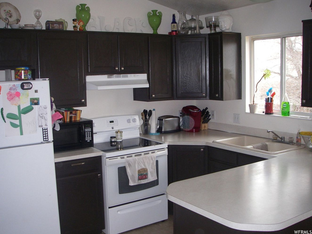 622 W 950 N, Clinton, UT 84015 — photo 6