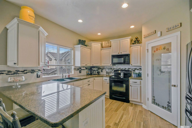 927 E Beartooth Cir, Draper, UT 84020 — photo 2