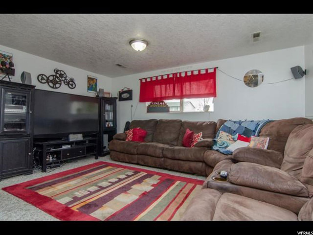 951 S 200 E, Layton, UT 84041 — photo 6