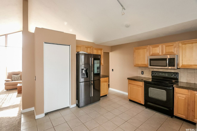 1727 E Ski View S, Sandy, UT 84092 — photo 12