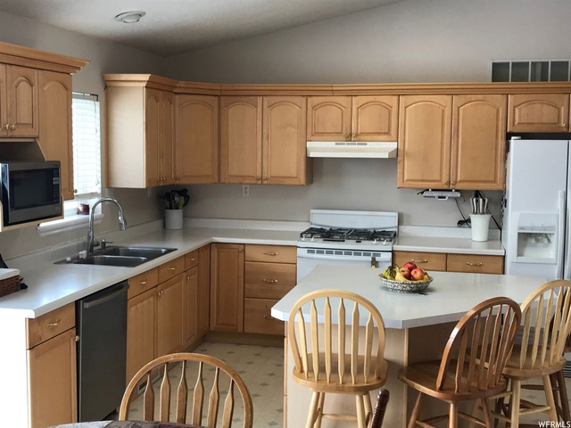 335 N 1090 W, Hyrum, UT 84319 — photo 5
