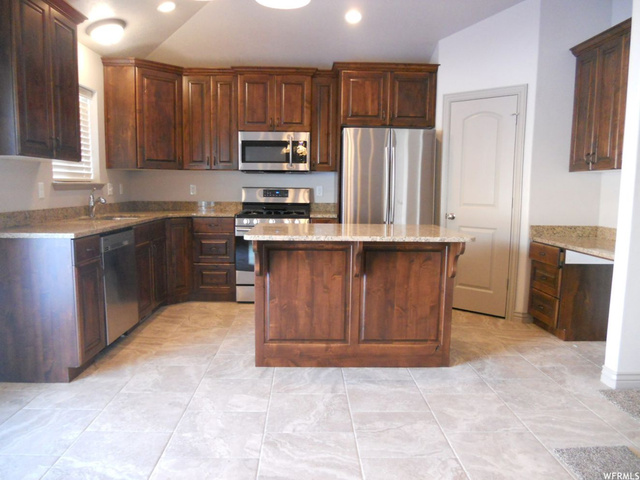 885 S 270 E #3, Nephi, UT 84648 — photo 5