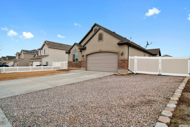 1458 N 2340 W, Clinton, UT 84015 — photo 3