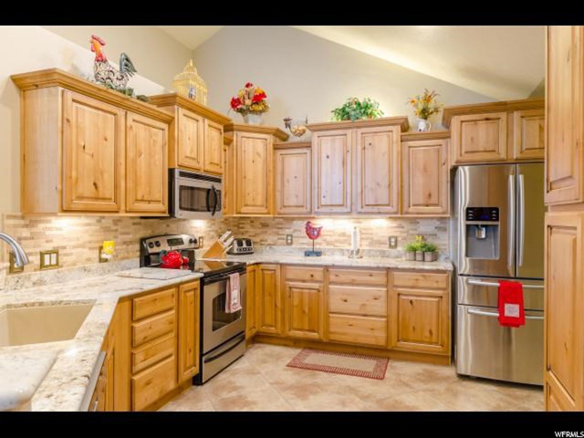 327 E 2230 N, North Logan, UT 84341 — photo 4