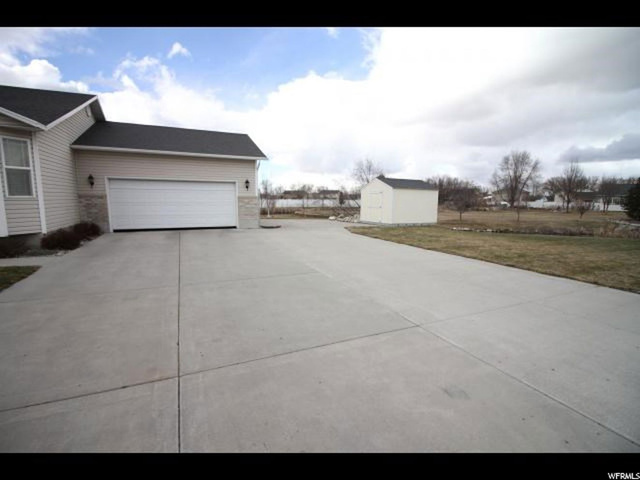 953 Meadowbrook Dr, Logan, UT 84321 — photo 2
