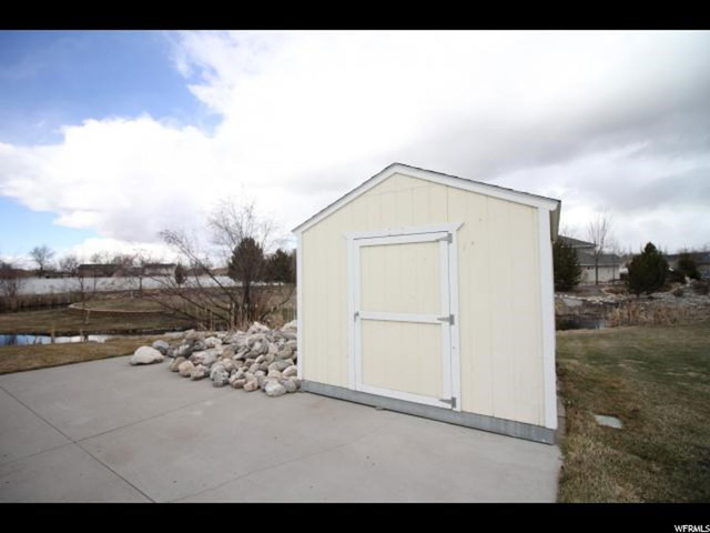 953 Meadowbrook Dr, Logan, UT 84321 — photo 3