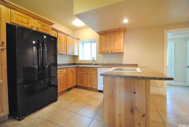 408 E 600 S, River Heights, UT 84321 — photo 7