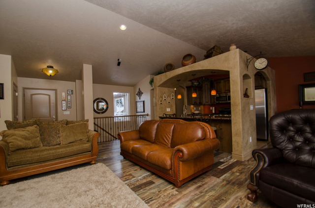 1123 E Benchview Dr N, Ogden, UT 84404 — photo 4