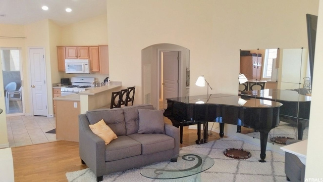964 Courtyard Ln, Centerville, UT 84014 — photo 2