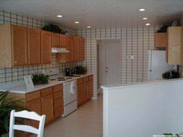 4624 Hathaway Dr, Roy, UT 84067 — photo 4