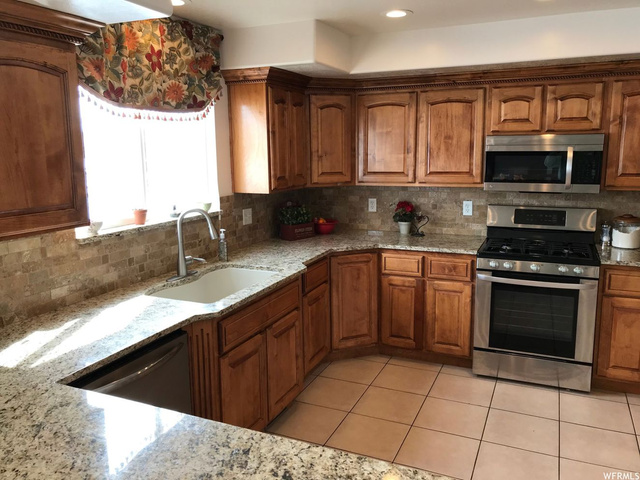 1253 Doral Dr, Syracuse, UT 84075 — photo 9
