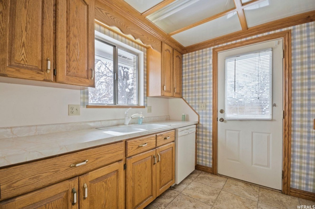 6896 S 90 E, Midvale, UT 84047 — photo 7