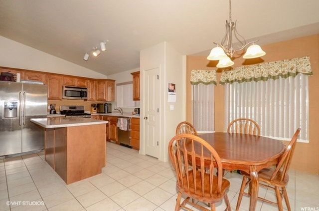 5676 S 3200 W, Roy, UT 84067 — photo 7