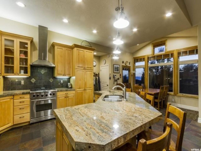 4462 S Bountiful Ridge Dr, Bountiful, UT 84010 — photo 11