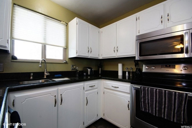 9436 S 220 E, Sandy, UT 84070 — photo 5