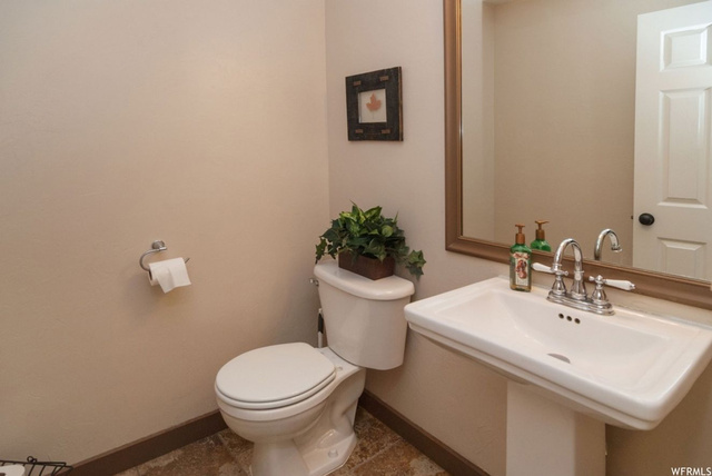 953 E 2675 N, North Ogden, UT 84414 — photo 9