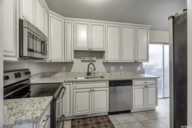 209 E Marla Way, Midvale, UT 84047 — photo 8