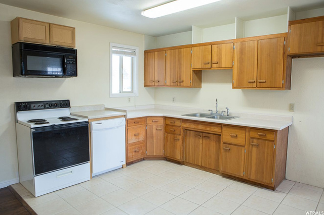 376 E 600 S, Monroe, UT 84754 — photo 9