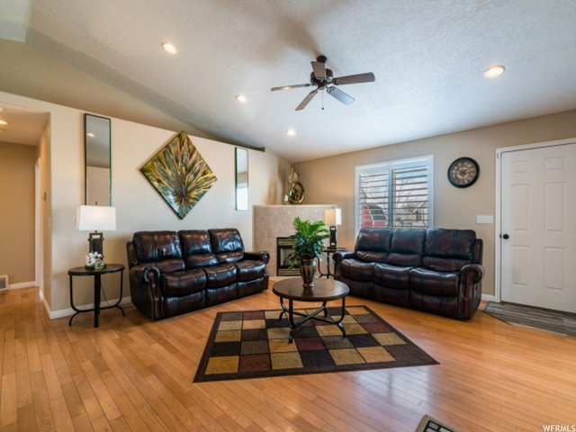 1497 N 2090 W, Clinton, UT 84015 — photo 2