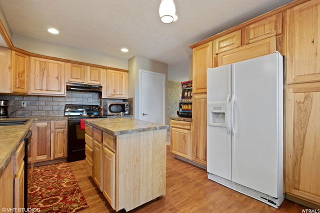 781 E Centennial Dr, North Salt Lake, UT 84054 — photo 5