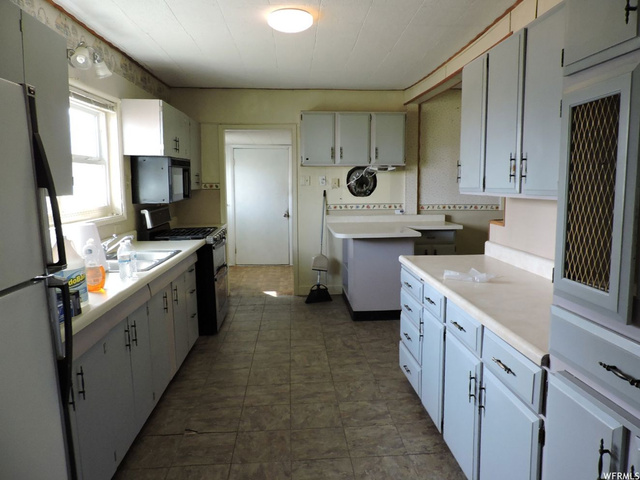486 N 200 E, Hinckley, UT 84635 — photo 11