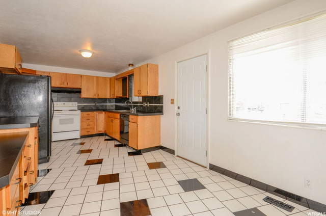 1657 N 1500 W, Clinton, UT 84015 — photo 9