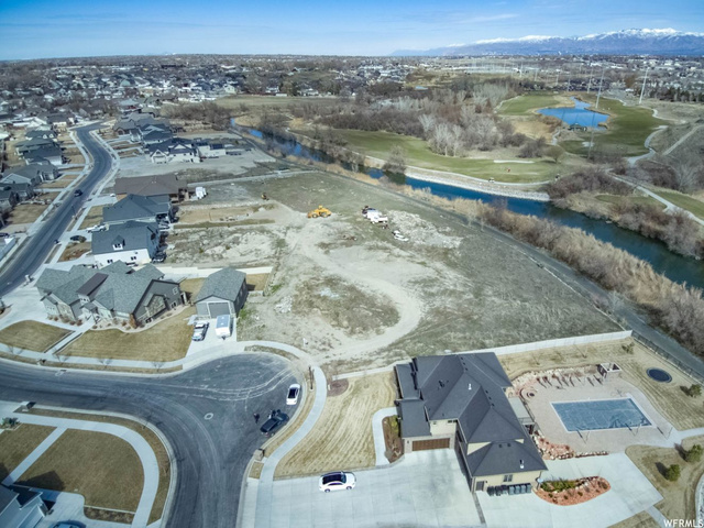 1002 W Lazy Water Cv S #52, South Jordan, UT 84095