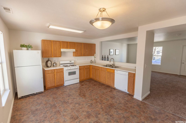 2018 N 2165 W, Clinton, UT 84015 — photo 5