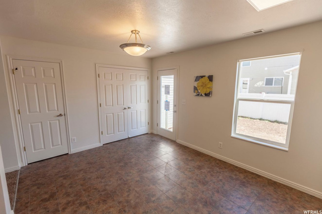 2018 N 2165 W, Clinton, UT 84015 — photo 6