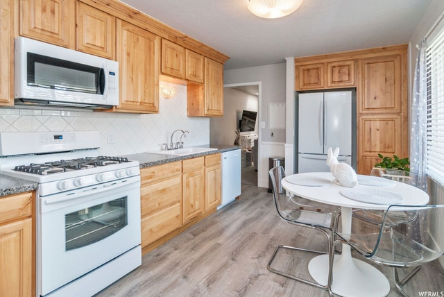 205 S 200 E, Farmington, UT 84025 — photo 2