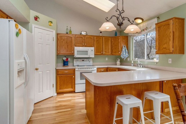 170 E Shadowbrook Ln, Kaysville, UT 84037 — photo 2