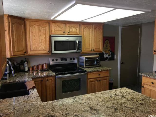 2499 E Vail Cir, Sandy, UT 84093 — photo 2
