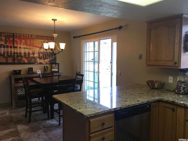 2499 E Vail Cir, Sandy, UT 84093 — photo 4