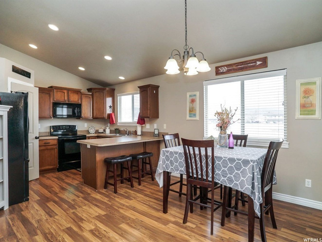 2220 N Pebble Brook Dr E, Pleasant View, UT 84414 — photo 6