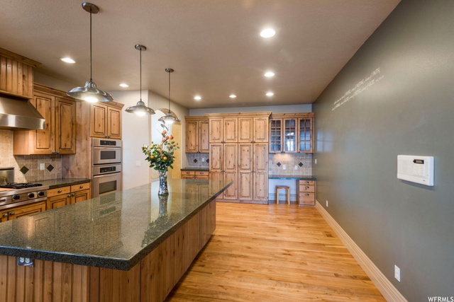 1836 S Spring Creek Dr E, Bountiful, UT 84010 — photo 9
