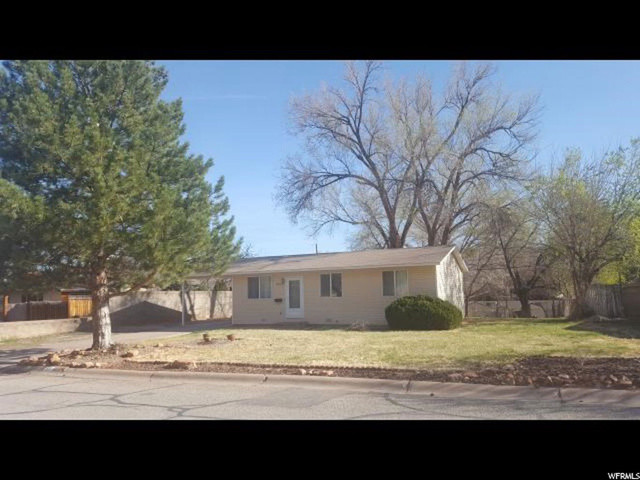 571 Mountain View Dr, Moab, UT 84532 — photo 3