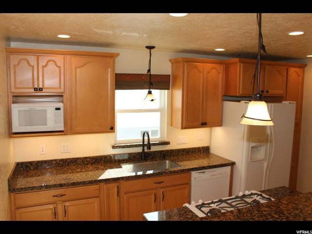 349 E 200 N, Price, UT 84501 — photo 10