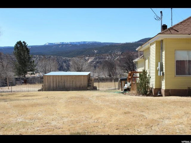 66 E Rustler St S, Teasdale, UT 84773 — photo 2