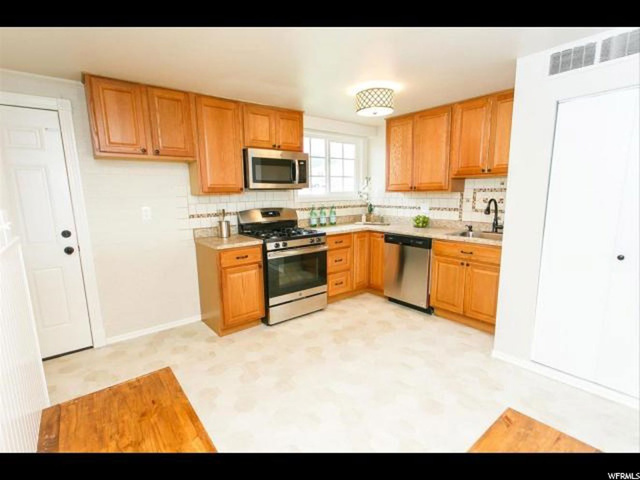 579 E Miller Ave N, Layton, UT 84041 — photo 10